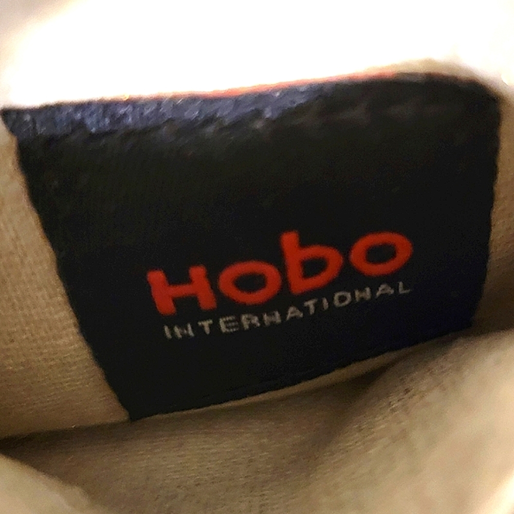 HOBO Int'l Small Kisslock Coin Purse/Makeup Bag/Crossbody w/ Embossed Design - Picture 5 of 8